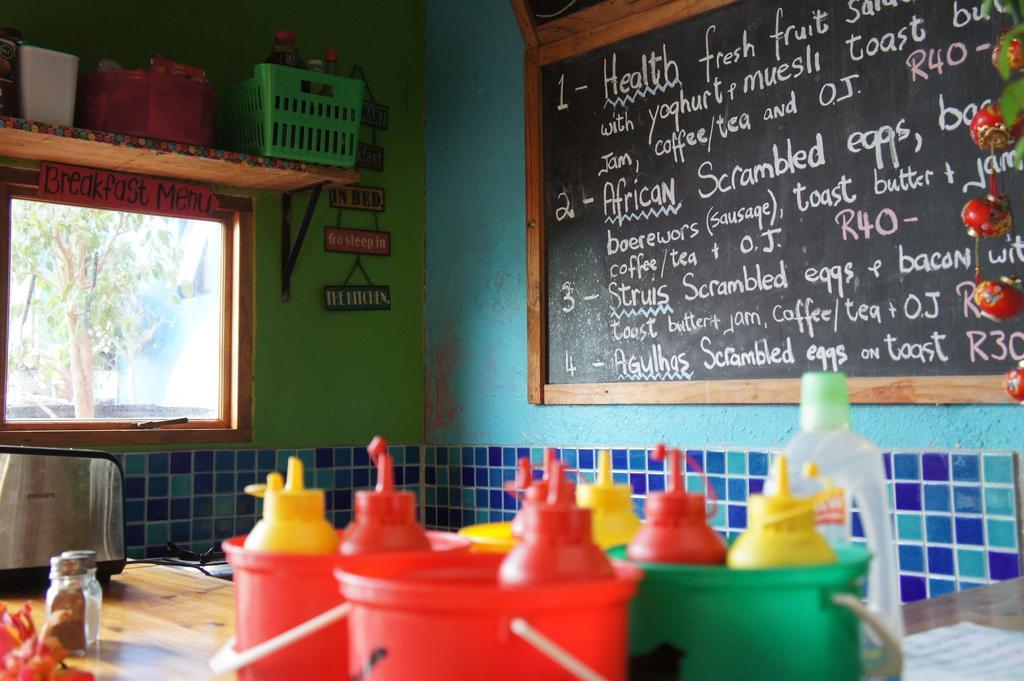 Cape Agulhas Backpackers Hostel สตรุยส์บาย ภายนอก รูปภาพ