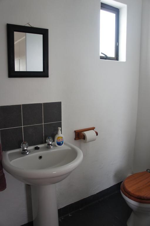 Cape Agulhas Backpackers Hostel สตรุยส์บาย ภายนอก รูปภาพ