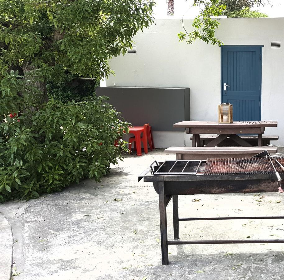 Cape Agulhas Backpackers Hostel สตรุยส์บาย ภายนอก รูปภาพ